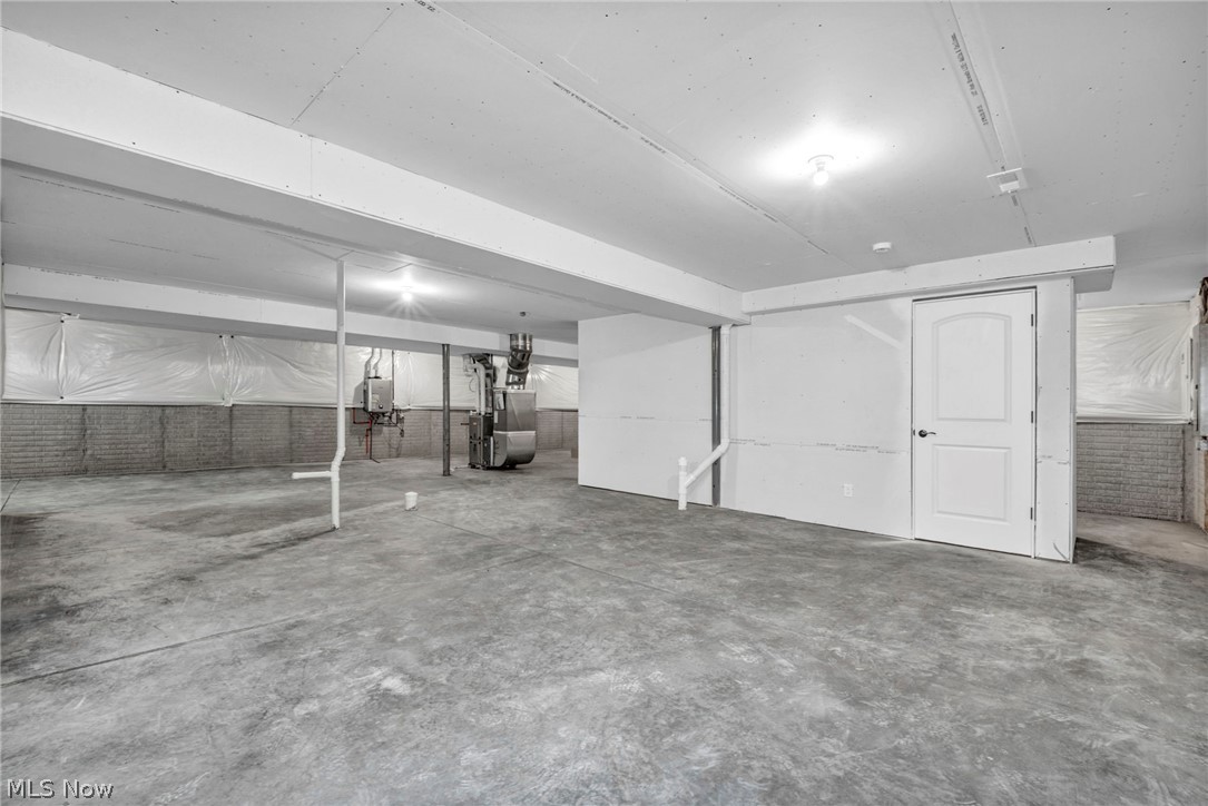 824 Colesbourne Circle Green OH 44685