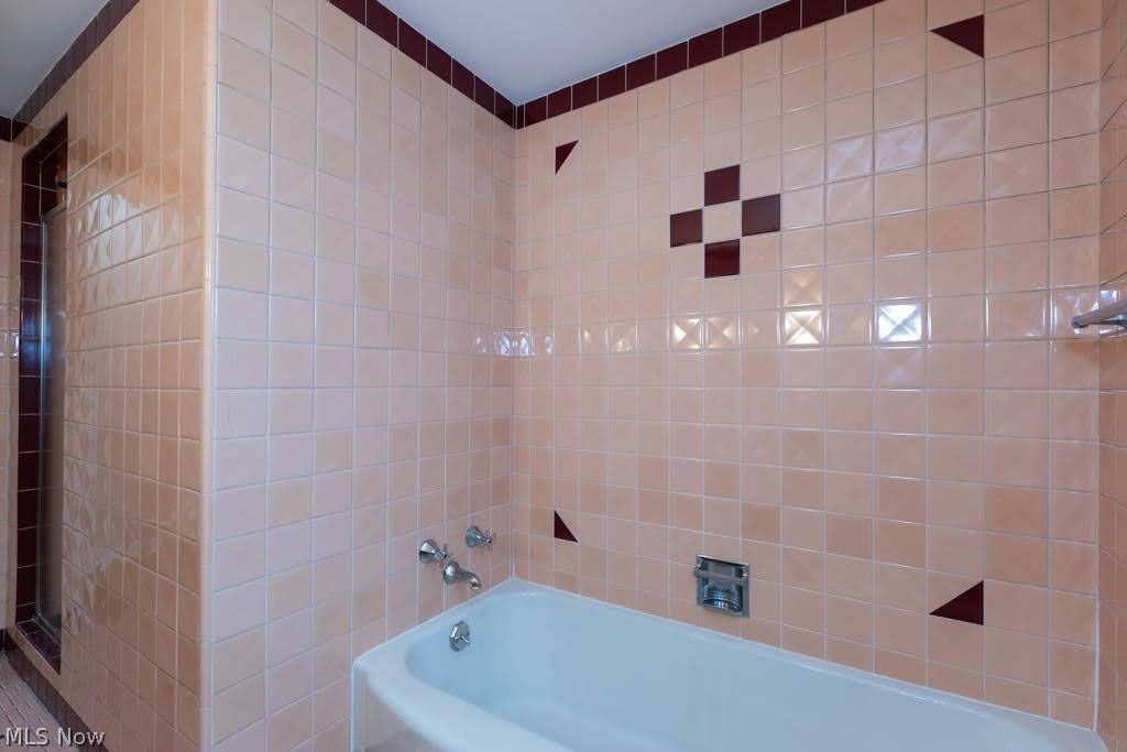 2099 Miramar Boulevard South Euclid OH 44121