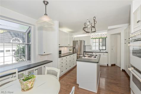 3306 Grenway Road Shaker Heights OH 44122