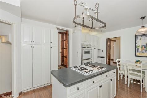 3306 Grenway Road Shaker Heights OH 44122