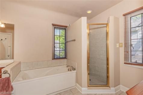 3306 Grenway Road Shaker Heights OH 44122