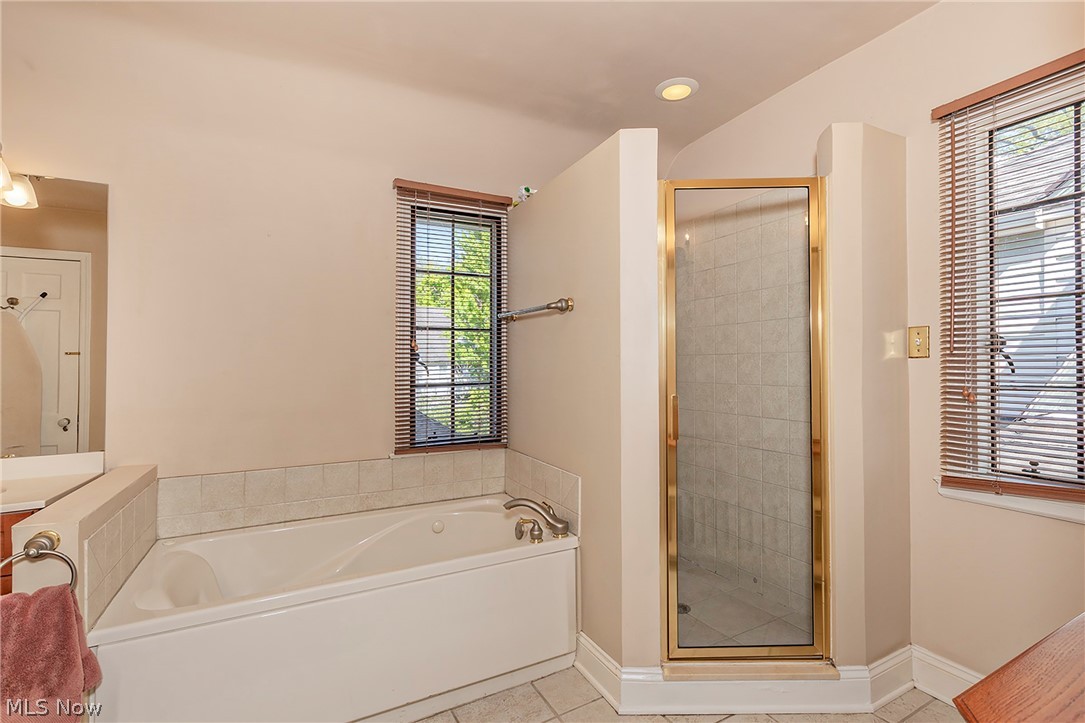 3306 Grenway Road Shaker Heights OH 44122