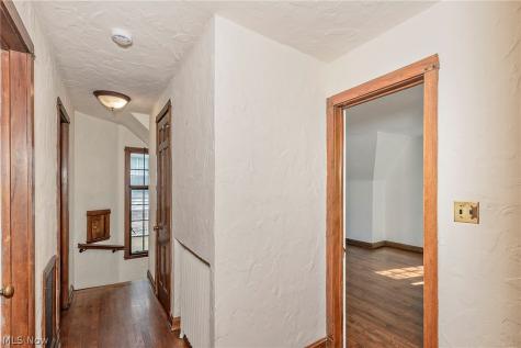 3306 Grenway Road Shaker Heights OH 44122