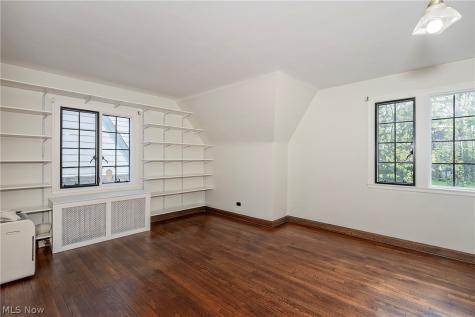 3306 Grenway Road Shaker Heights OH 44122
