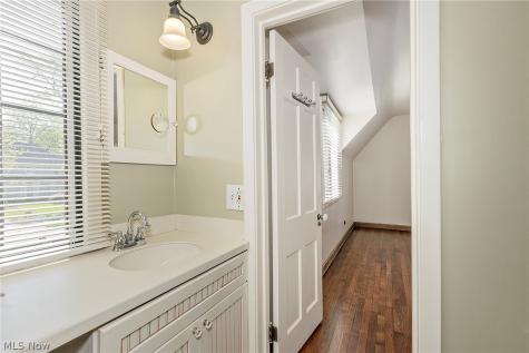 3306 Grenway Road Shaker Heights OH 44122