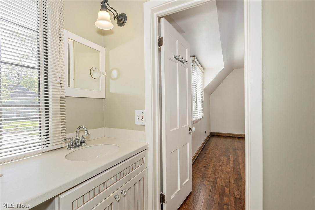 3306 Grenway Road Shaker Heights OH 44122