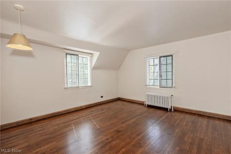 3306 Grenway Road Shaker Heights OH 44122