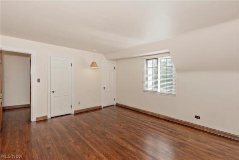 3306 Grenway Road Shaker Heights OH 44122
