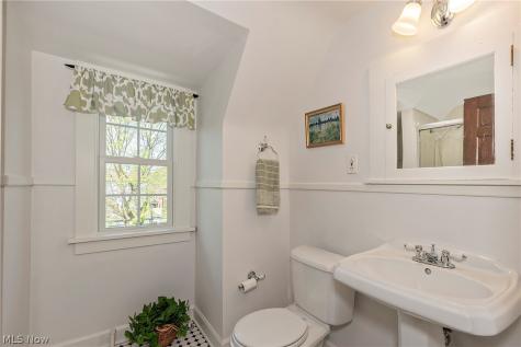 3306 Grenway Road Shaker Heights OH 44122