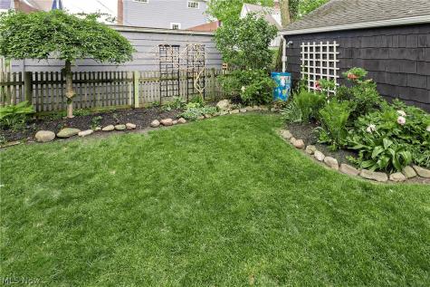 3306 Grenway Road Shaker Heights OH 44122