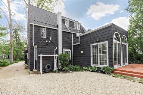 3306 Grenway Road Shaker Heights OH 44122