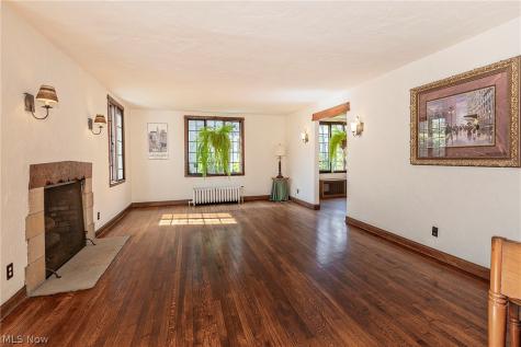 3306 Grenway Road Shaker Heights OH 44122