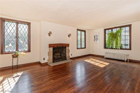 3306 Grenway Road Shaker Heights OH 44122
