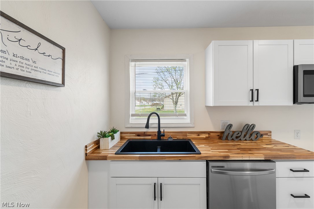 1153 Janis Avenue Akron OH 44314