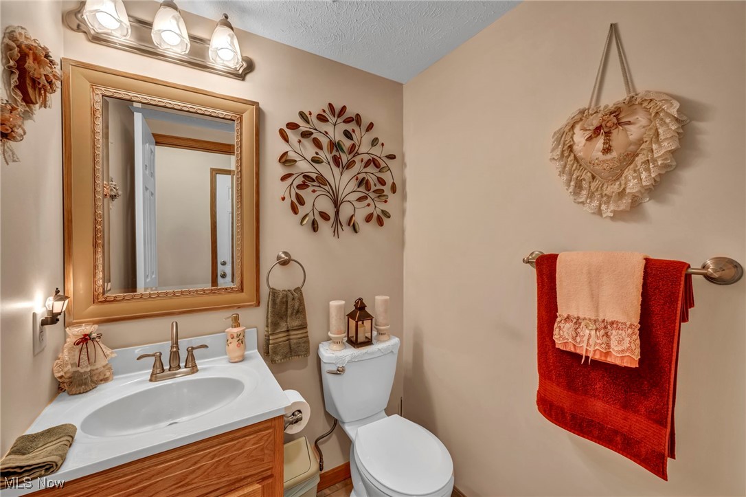 1073 Ashview Drive Madison OH 44057
