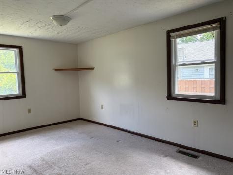 2418 Hillstock Avenue Akron OH 44312