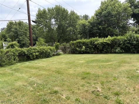 2418 Hillstock Avenue Akron OH 44312