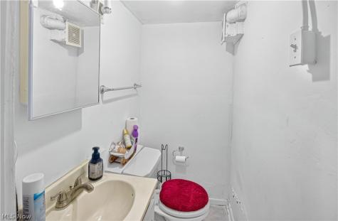 15715 Glendale Avenue Cleveland OH 44128