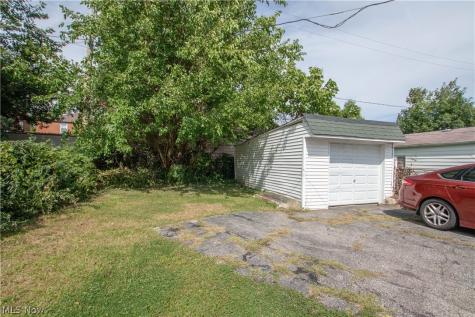 15715 Glendale Avenue Cleveland OH 44128