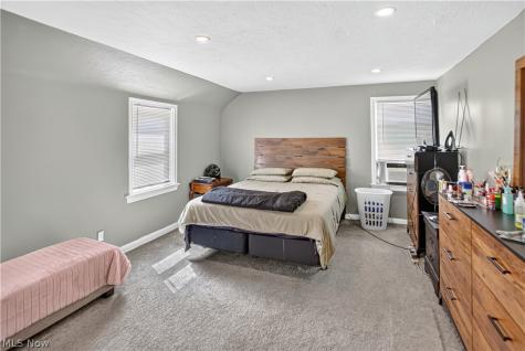 15715 Glendale Avenue Cleveland OH 44128