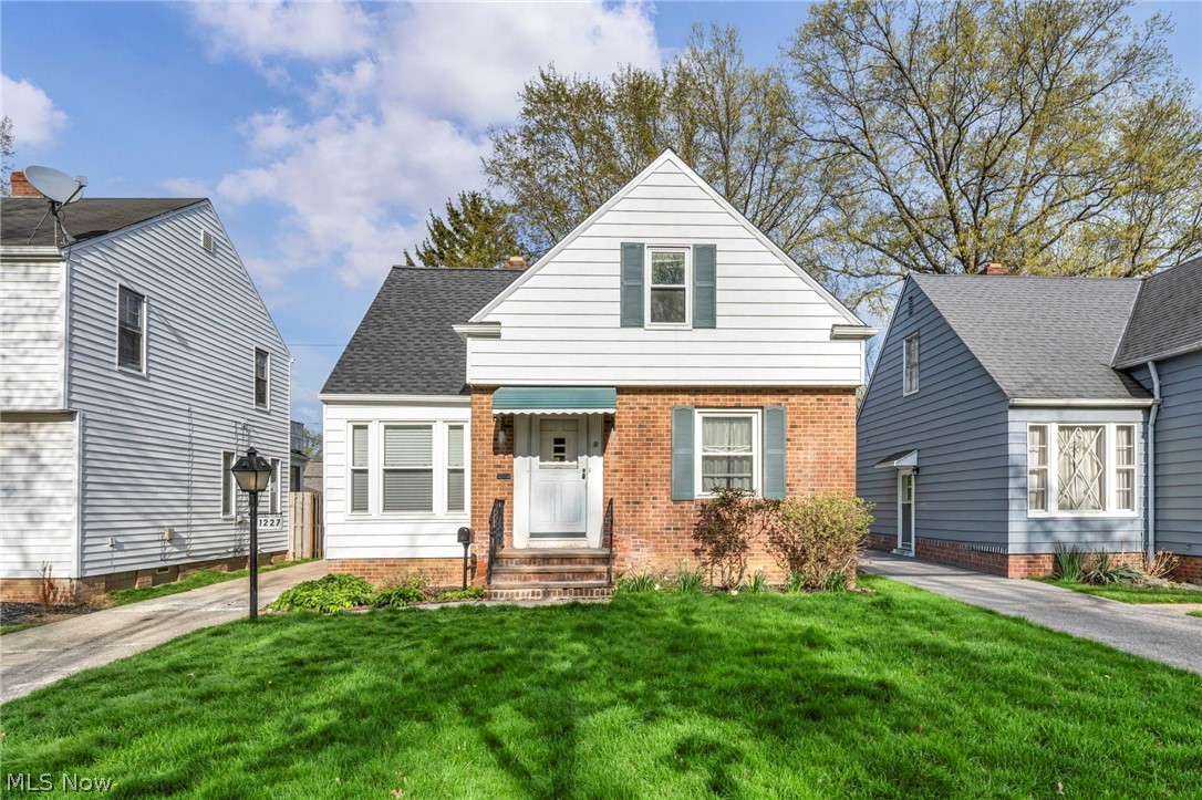 1227 Avondale Road South Euclid OH 44121