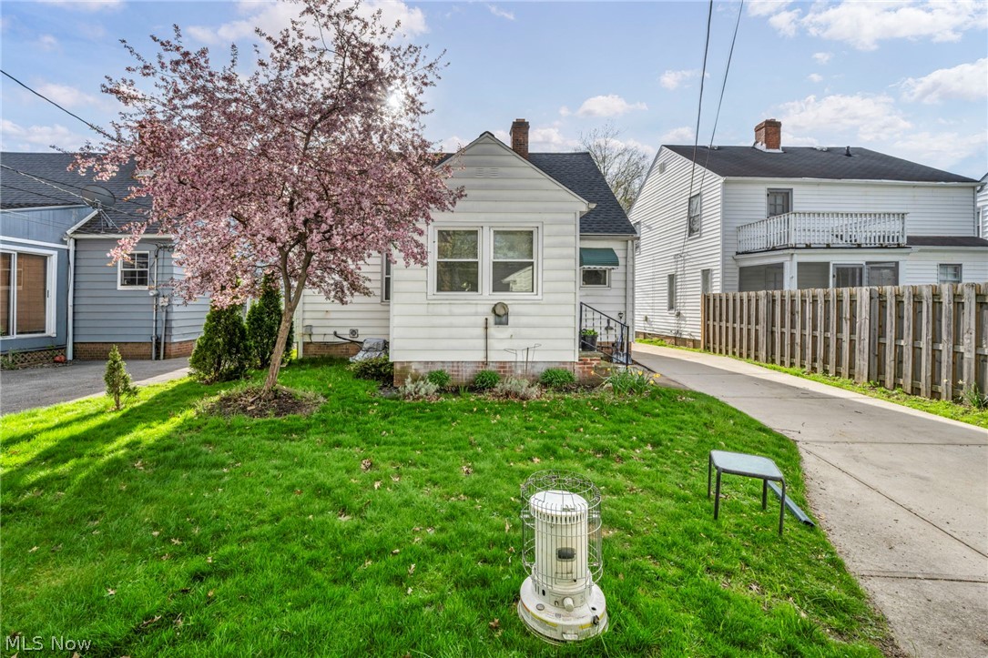 1227 Avondale Road South Euclid OH 44121