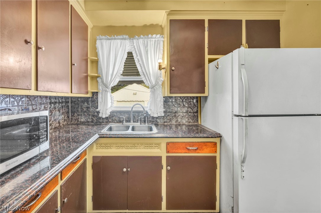 1227 Avondale Road South Euclid OH 44121
