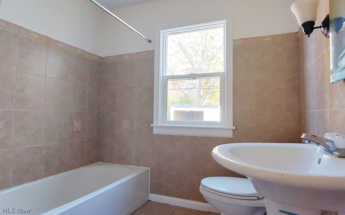 1901 Staunton Road Cleveland Heights OH 44118
