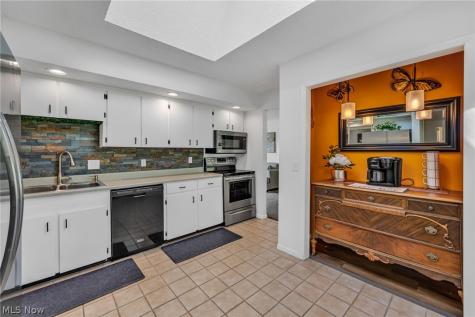 130 Graybark Lane Amherst OH 44001