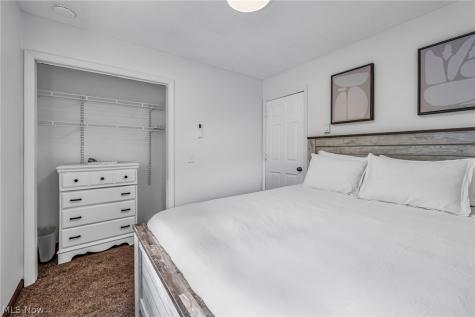 130 Graybark Lane Amherst OH 44001