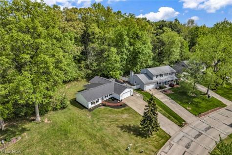 130 Graybark Lane Amherst OH 44001