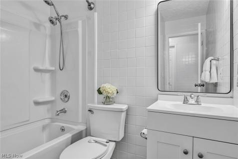130 Graybark Lane Amherst OH 44001