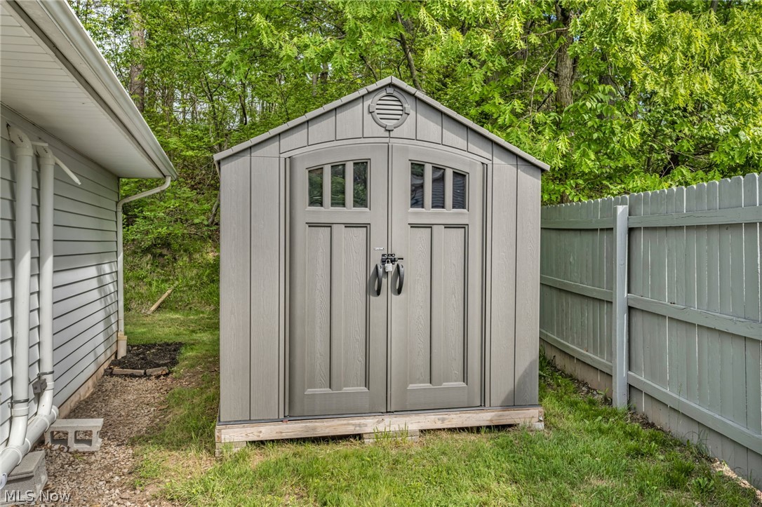 130 Graybark Lane Amherst OH 44001