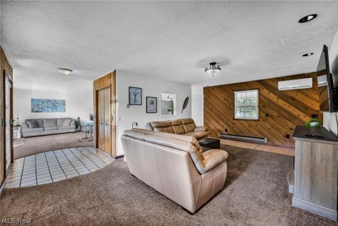 130 Graybark Lane Amherst OH 44001