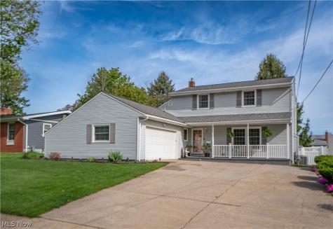 2139 Daniels Avenue Akron OH 44312