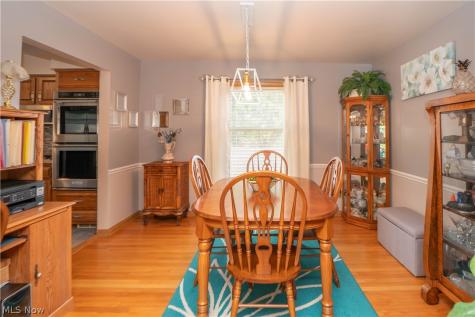 2139 Daniels Avenue Akron OH 44312