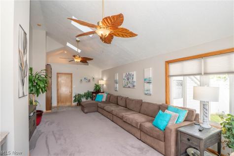 2139 Daniels Avenue Akron OH 44312
