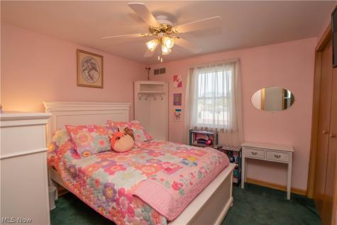 2139 Daniels Avenue Akron OH 44312