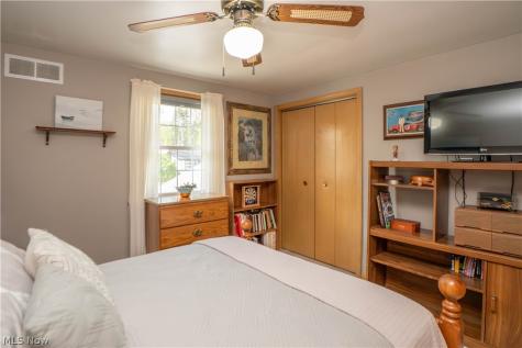2139 Daniels Avenue Akron OH 44312