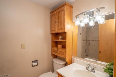2139 Daniels Avenue Akron OH 44312