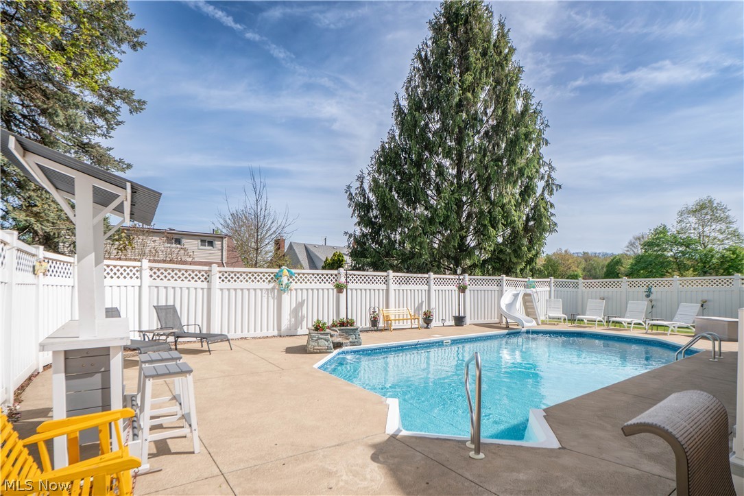 2139 Daniels Avenue Akron OH 44312