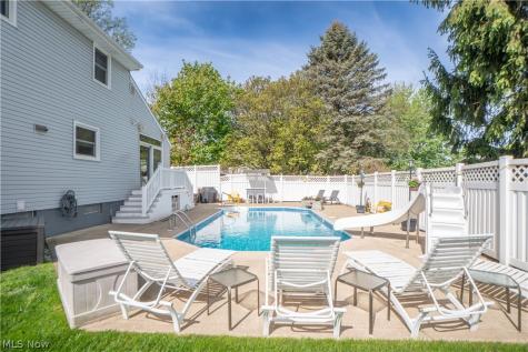 2139 Daniels Avenue Akron OH 44312