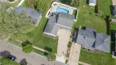 2139 Daniels Avenue Akron OH 44312