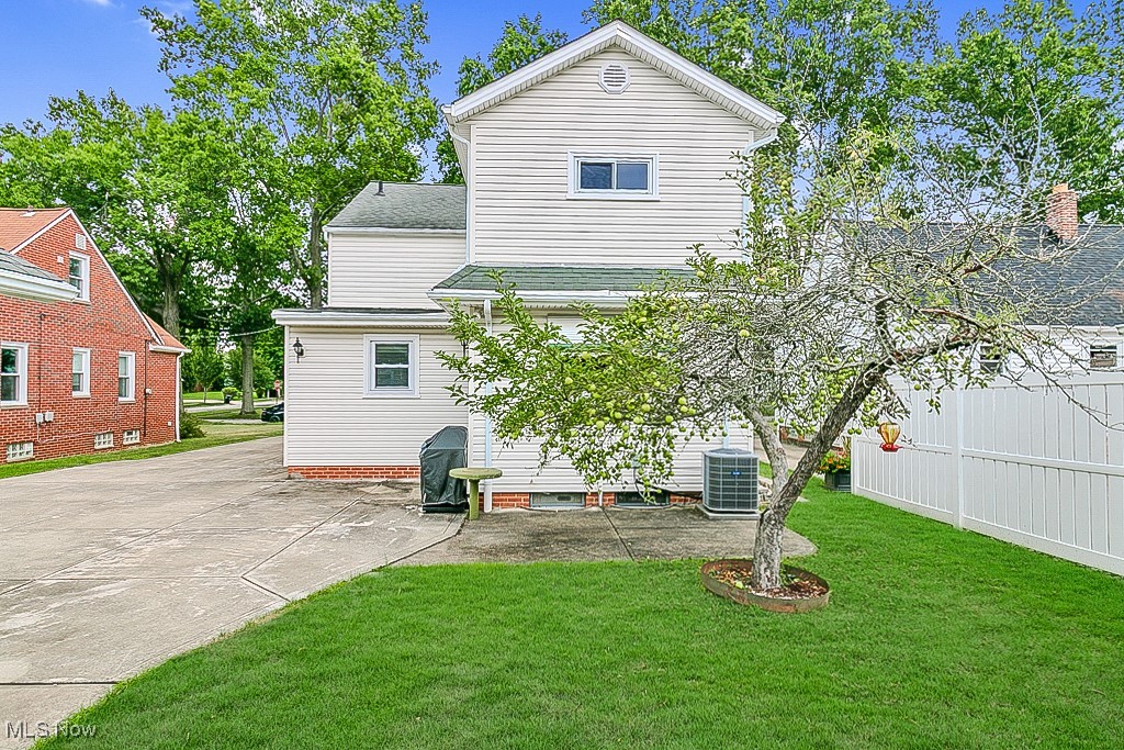 1656 Lyndhurst Road Lyndhurst OH 44124
