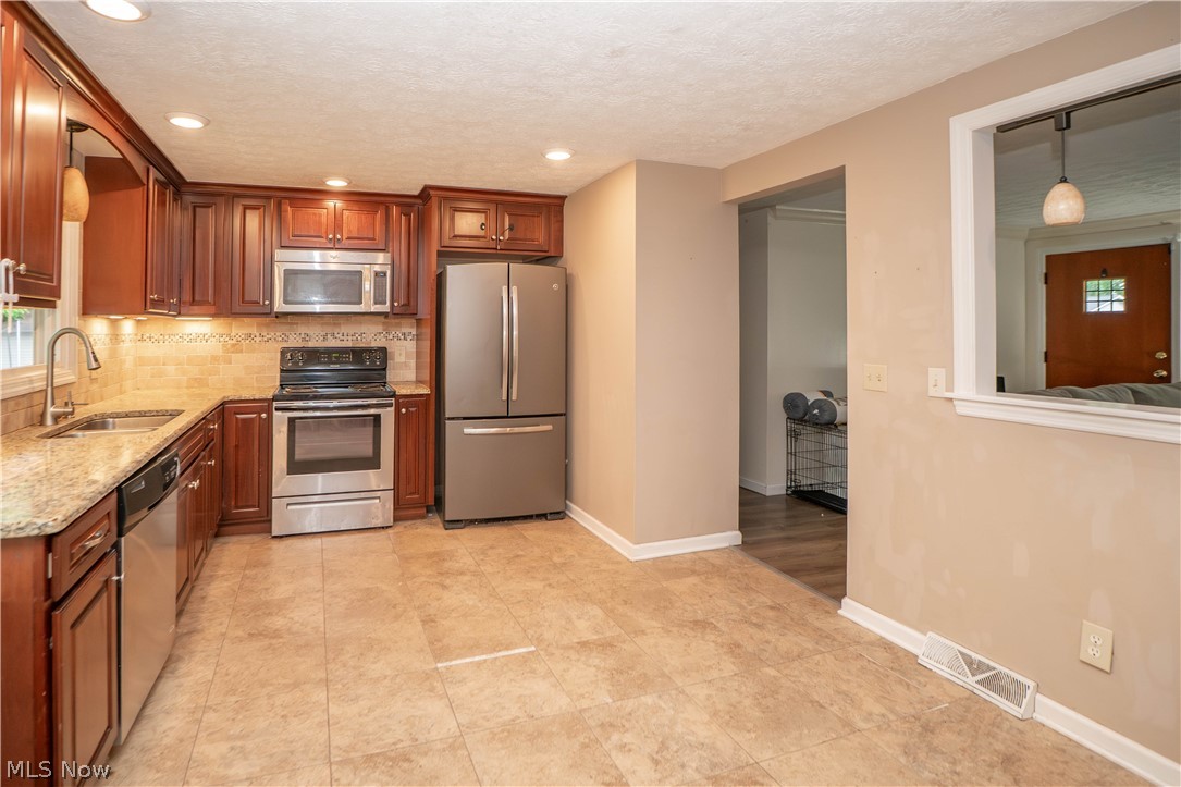 6125 Coyla Avenue NW Canal Fulton OH 44614