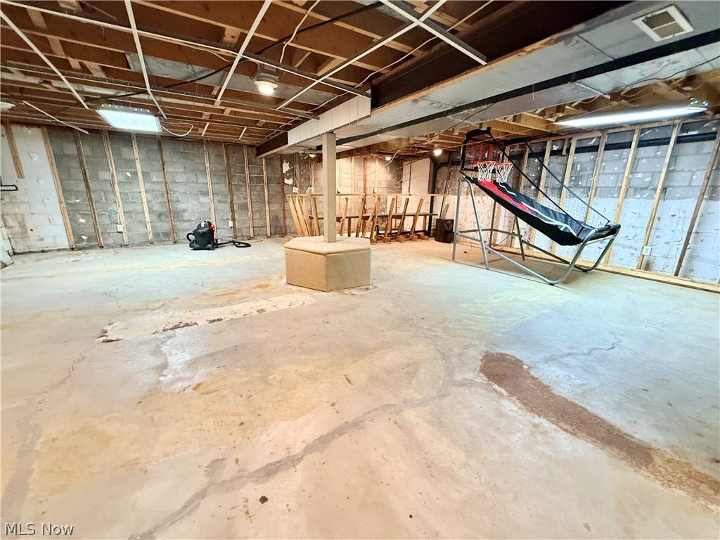 151 Powells Lane Wintersville OH 43953
