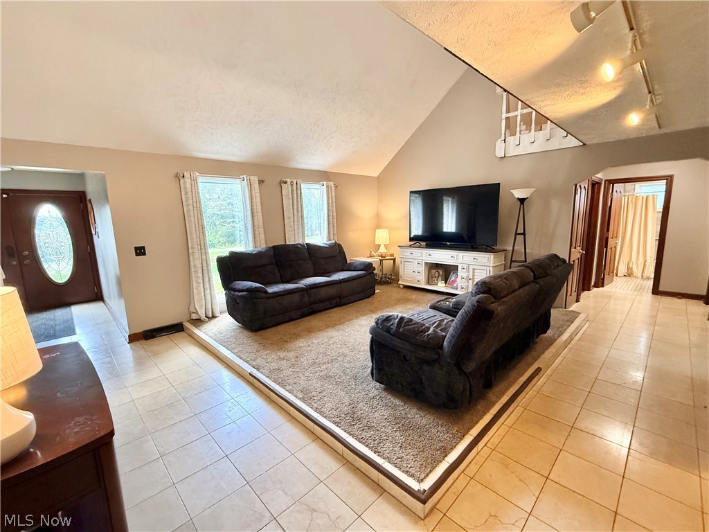 151 Powells Lane Wintersville OH 43953
