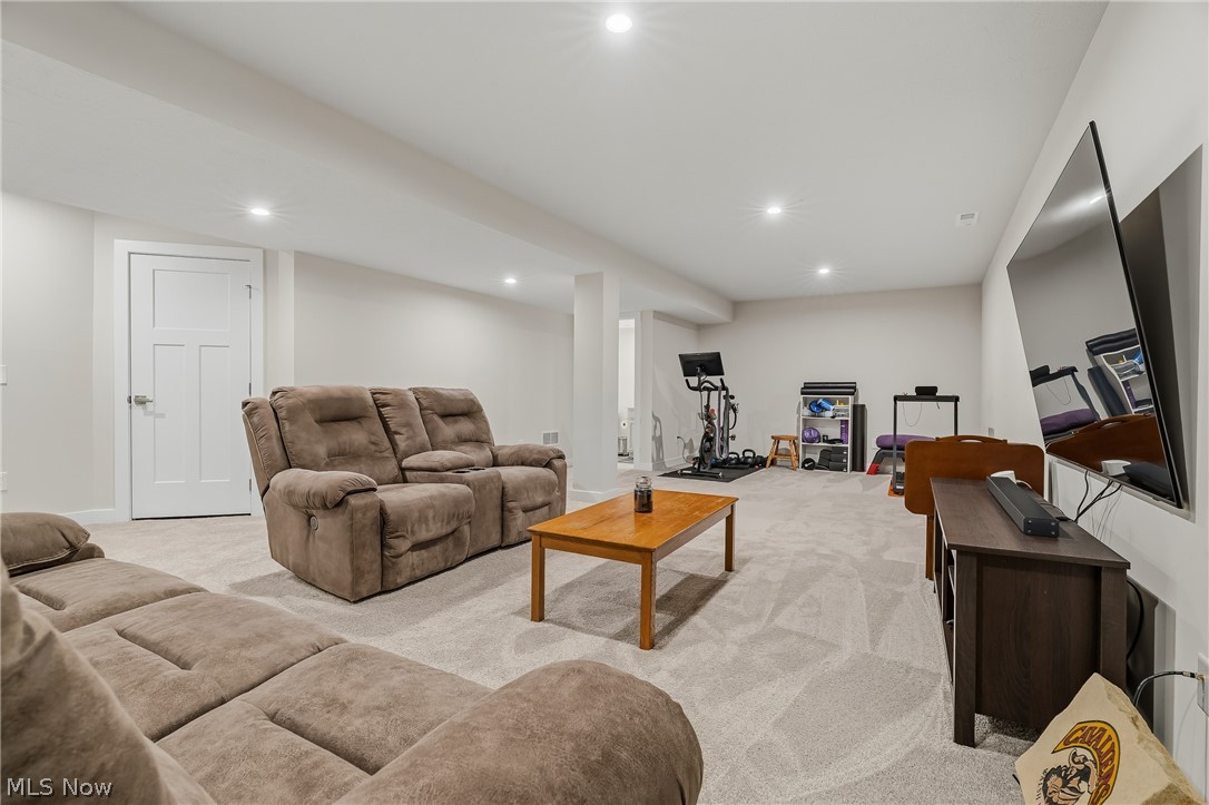 7906 Cobbler Avenue NE Canton OH 44721