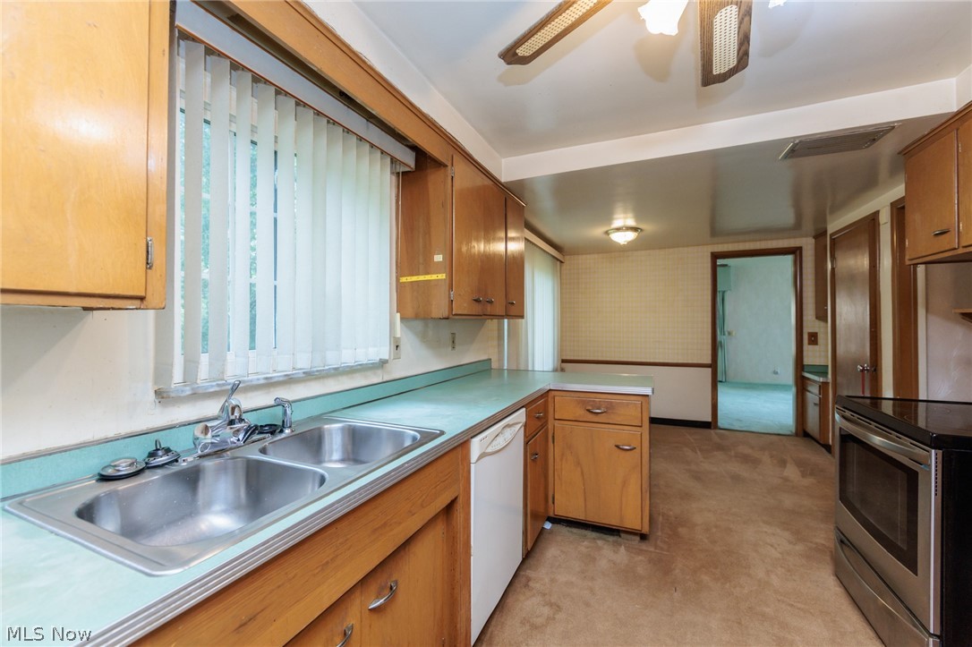 15711 Fenemore Road East Cleveland OH 44112