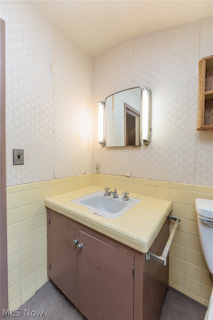 15711 Fenemore Road East Cleveland OH 44112